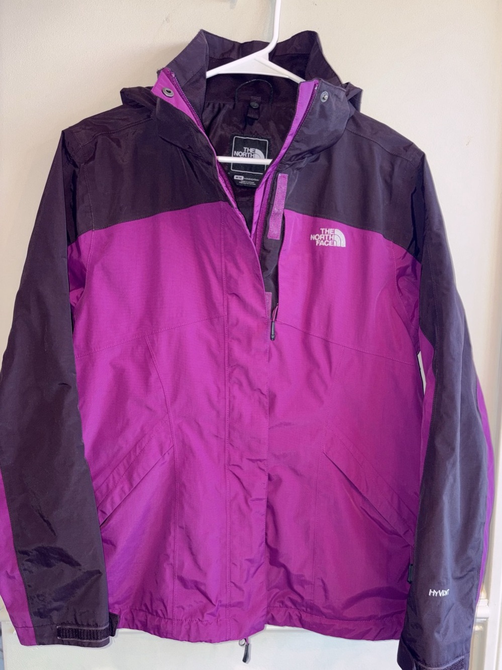 The North Face Women’s Hyvent Waterproof Jacket Size Medium EUC